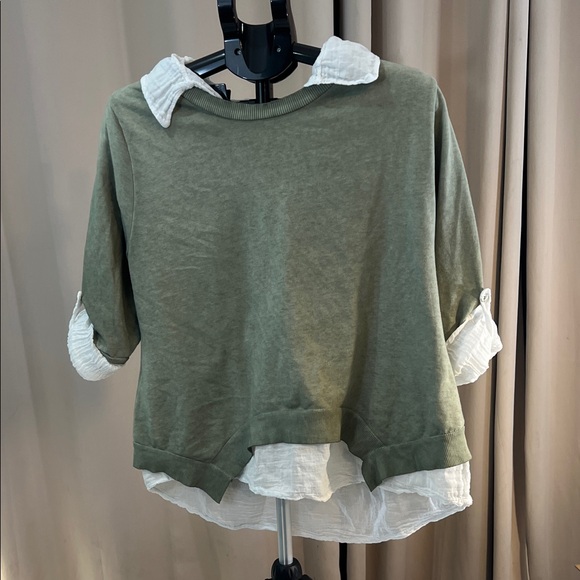 M Made In Italy Tops - Olive Green Layered Women's Sweatshirt with White Accents